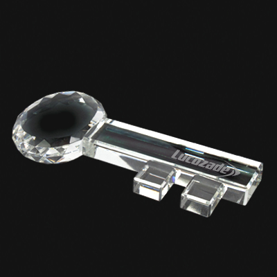 GLASS CRYSTAL KEY PAPERWEIGHT