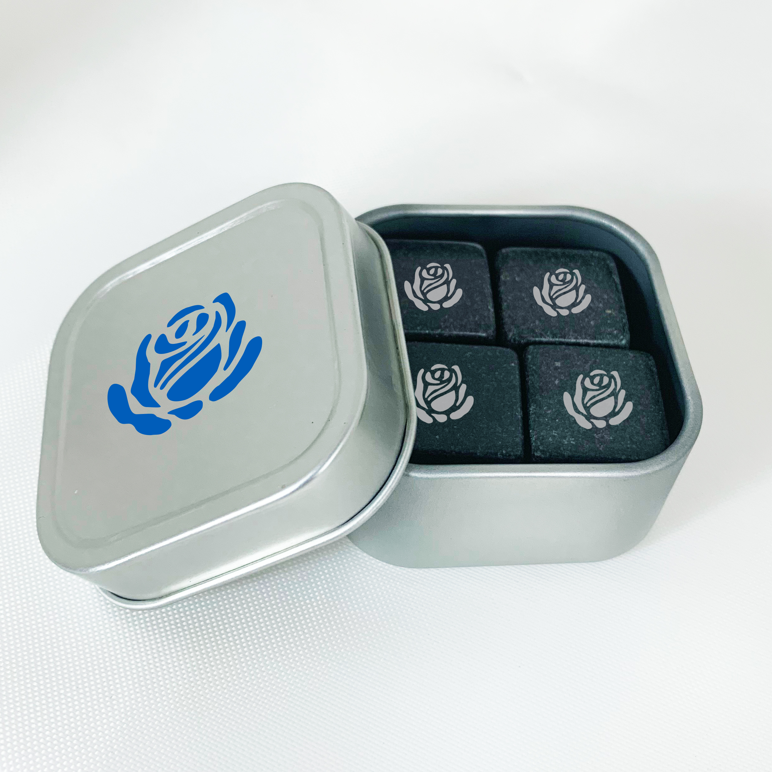 4 PIECE WHISKEY ICE CUBES TIN SET